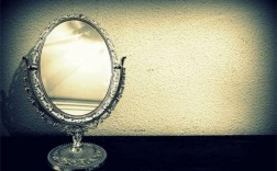 梦见自己照家里的镜子，意味着什么？解梦知识详解