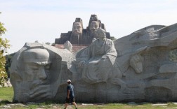 郑州黄河公园三个雕塑都是谁？