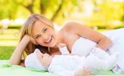 婴儿对着妈妈笑是有意识的吗？