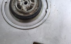 煤气灶的灶头怎么拆下来？