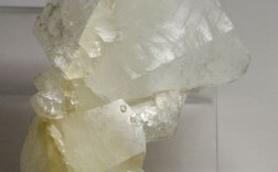硬硼钙石和水晶的区别？（硬石含义）