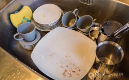 洗碗的时候，突然盘子裂成两半，已经发生两次了，怎么回事？