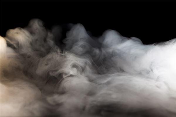 解梦知识：家里烟雾弥漫的梦境分析和解释-图1