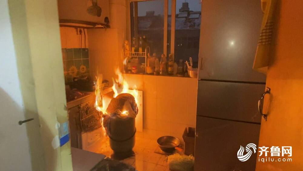 厨房着火，应该怎样做？-图3