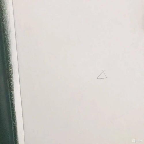 门旁边有个三角形记号是什么意思？-图3