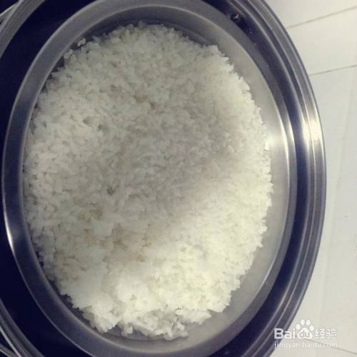 用盆蒸米饭一般需要蒸多长时间?水放多少？-图3