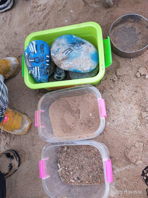 石头，水，石子，沙子，让你分先后次序放入一个水桶内，怎样的顺序放才会使水桶的水装的最多？-图1