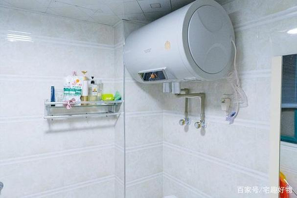 家里热水器离厕所远，每次用热水时都要放好多冷水，感觉既浪费水又浪？-图1