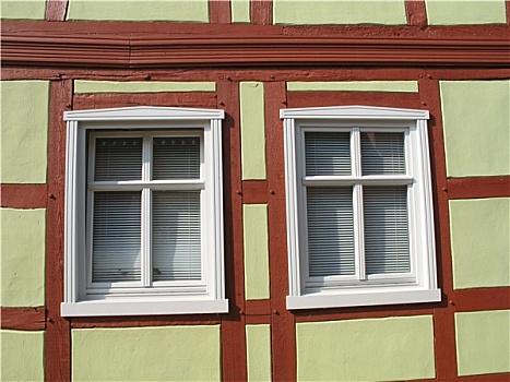 窗口的两种含义是什么？（窗户的含义）-图1