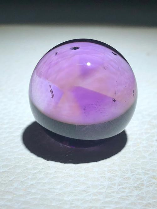 紫色水晶球代表什么意思？（紫色水晶的含义）-图2