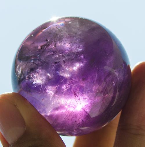 紫色水晶球代表什么意思？（紫色水晶的含义）-图3