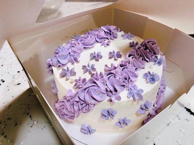 紫色蛋糕代表什么？（紫色蛋糕的含义）-图1